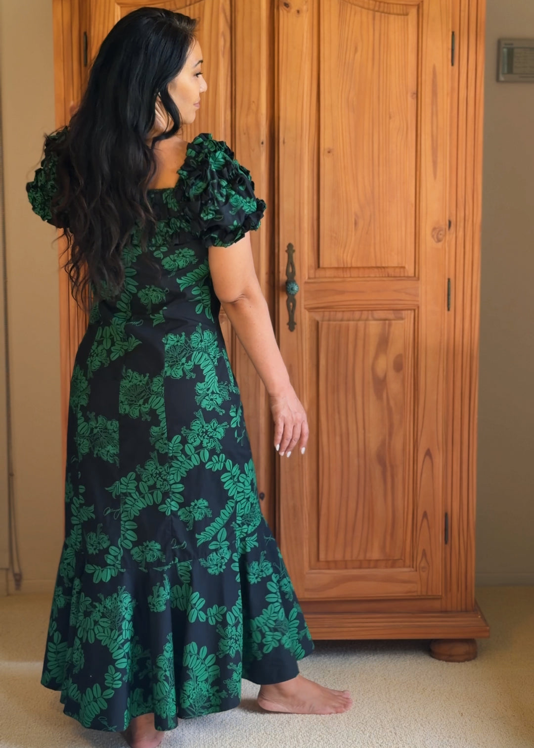 Mangos by Allan James Black and Green Mu&